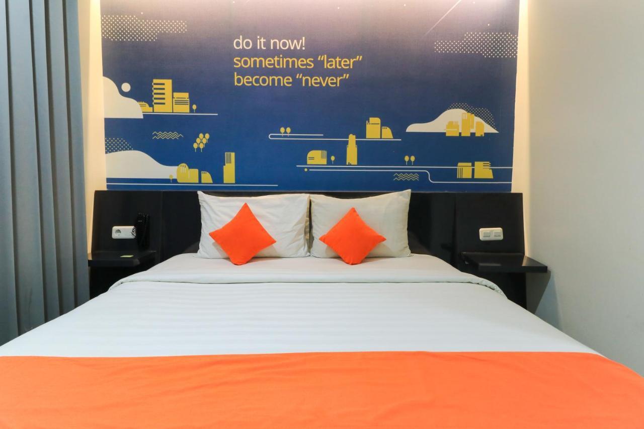 Hotel Berlian International Surabaya Luaran gambar